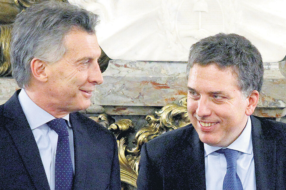 El presidente Macri junto al ministro Dujovne. (Fuente: Leandro Teysseire)