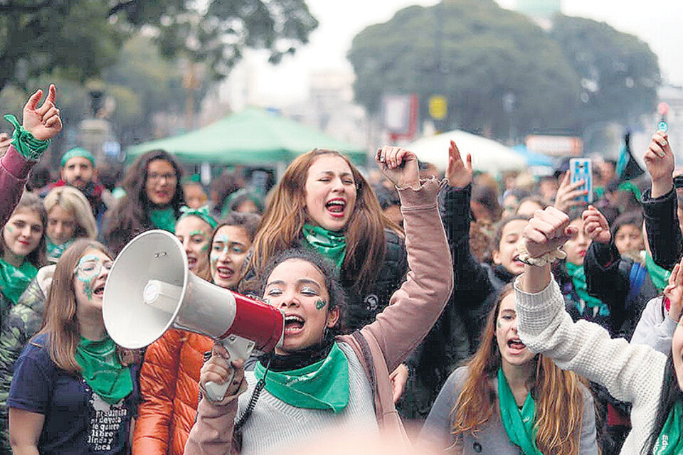 El grito de “¡el patriarcado se va a caer!”, de las gargantas de adolescentes muy jóvenes. (Fuente: Joaquín Salguero)