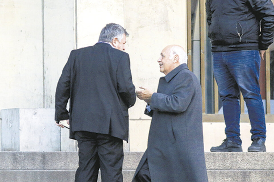 El fiscal Carlos Stornelli a su vuelta a Tribunales luego de los frustrados allanamientos. (Fuente: NA)