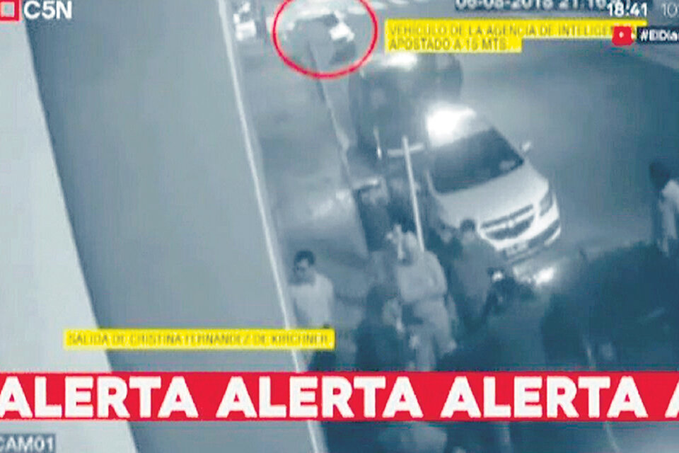 Las imágenes del video mostraron al vehículo estacionado.