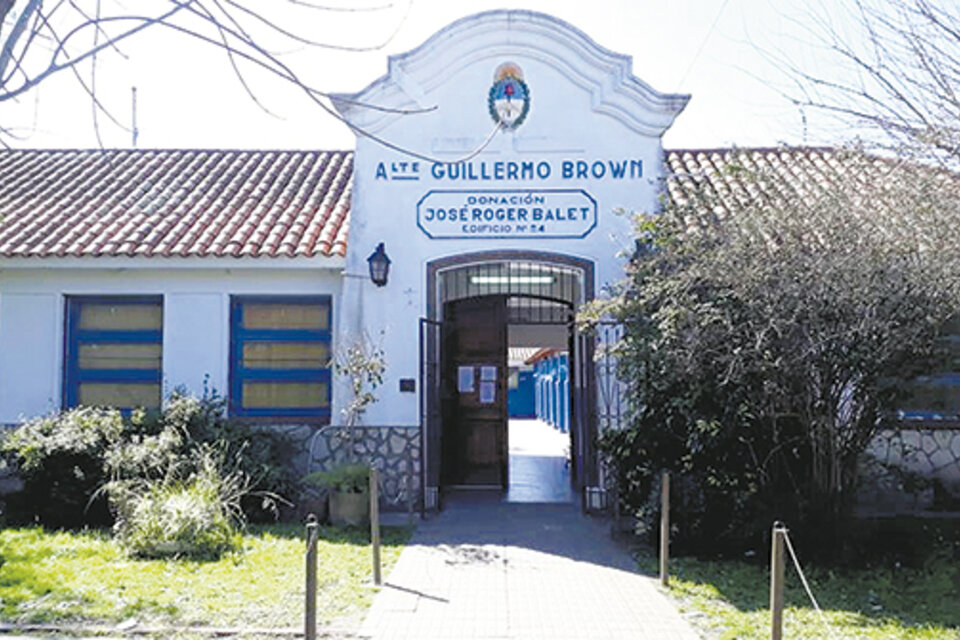 La escuela 140 Almirante Guillermo Brown, de Villa Luzuriaga, en La Matanza.