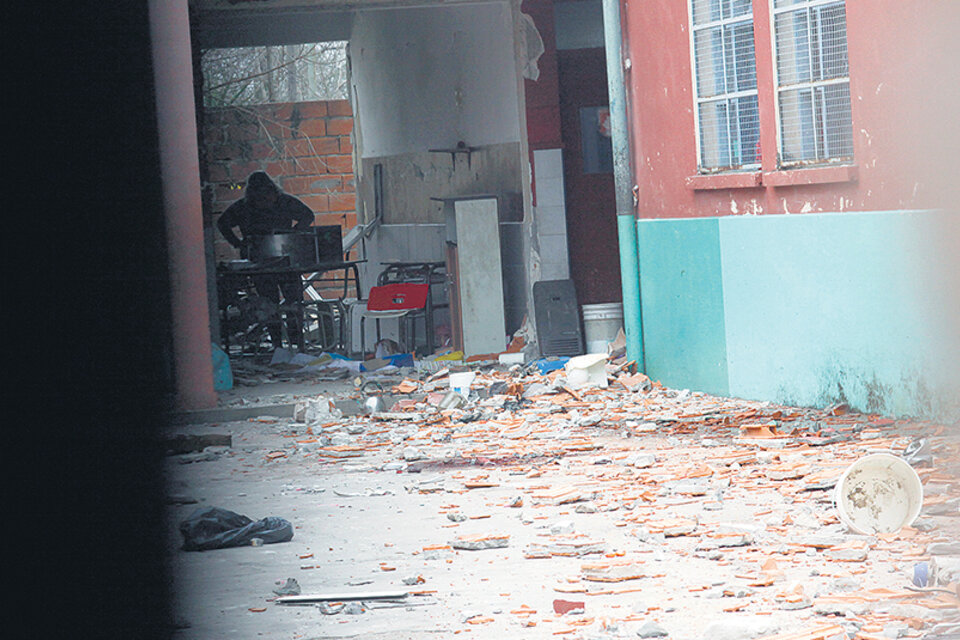 La escuela 49 de Moreno después de la explosión. (Fuente: Jorge Larrosa)