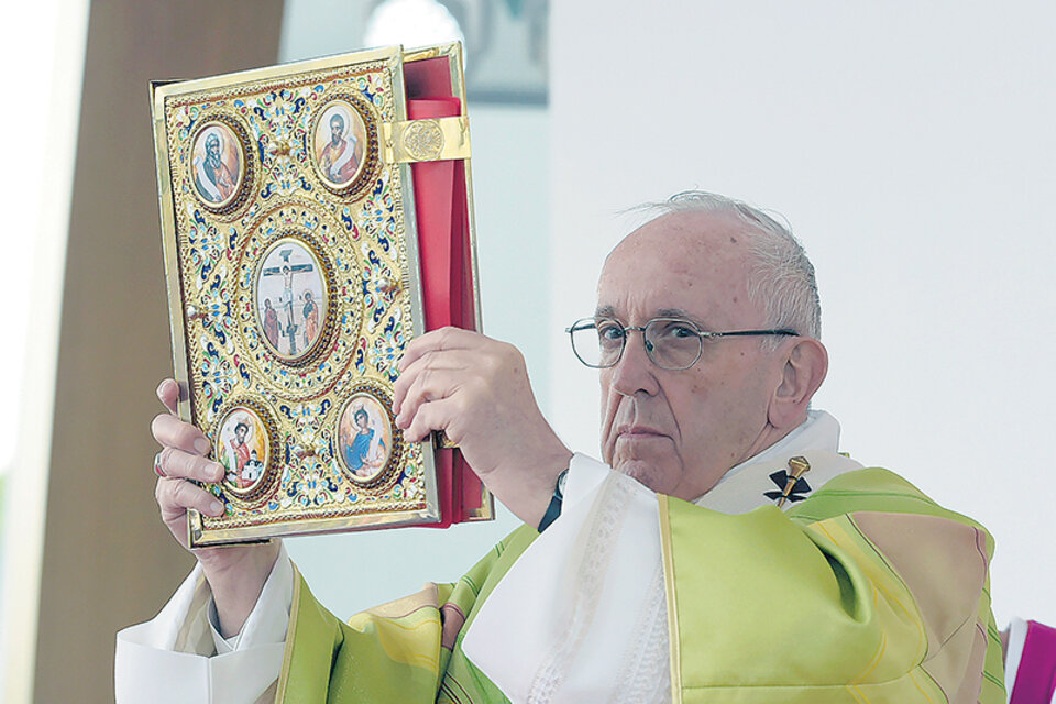 El viaje del Papa a Dublín estuvo atravesado por el tema de los abusos sexuales a menores. (Fuente: AFP)