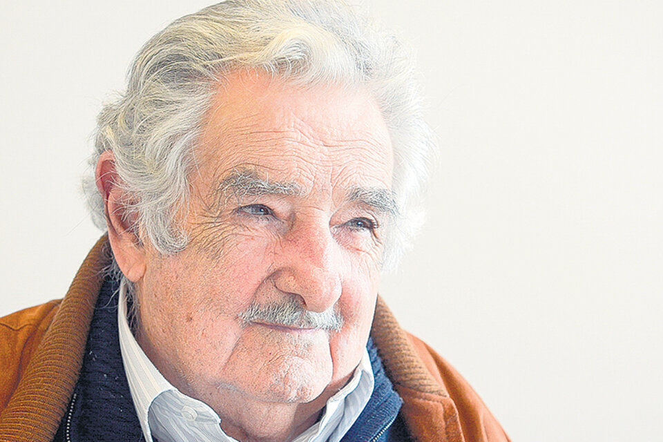 “Nosotros no tenemos que esperar que el imperialismo nos dé confites o que la derecha nos aplauda”, dijo Mujica. (Fuente: Catriel Remedi)