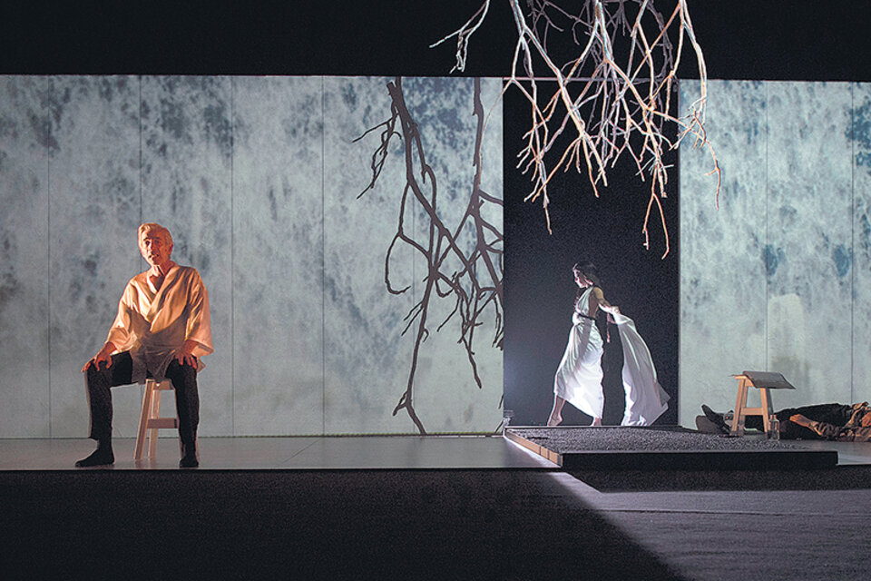 Una escena de La vida a palos, el espectáculo de Imanol Arias que sube a escena en el Teatro Maipo. (Fuente: Irene Meritxell Rodríguez)