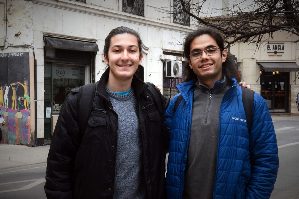 Los destacados y jóvenes físicos también son concientes de la realidad educativa. (Fuente: Camila Casero)