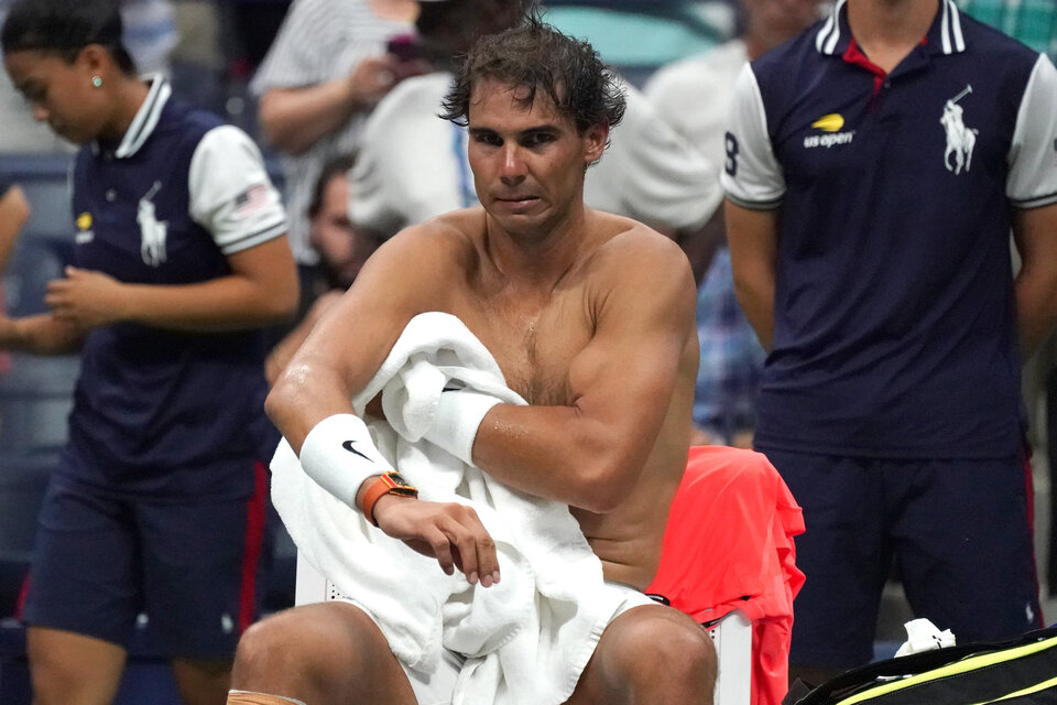 Rafael Nadal, el número uno del mundo, también sufrió las altas temperaturas en Nueva York. (Fuente: AFP)