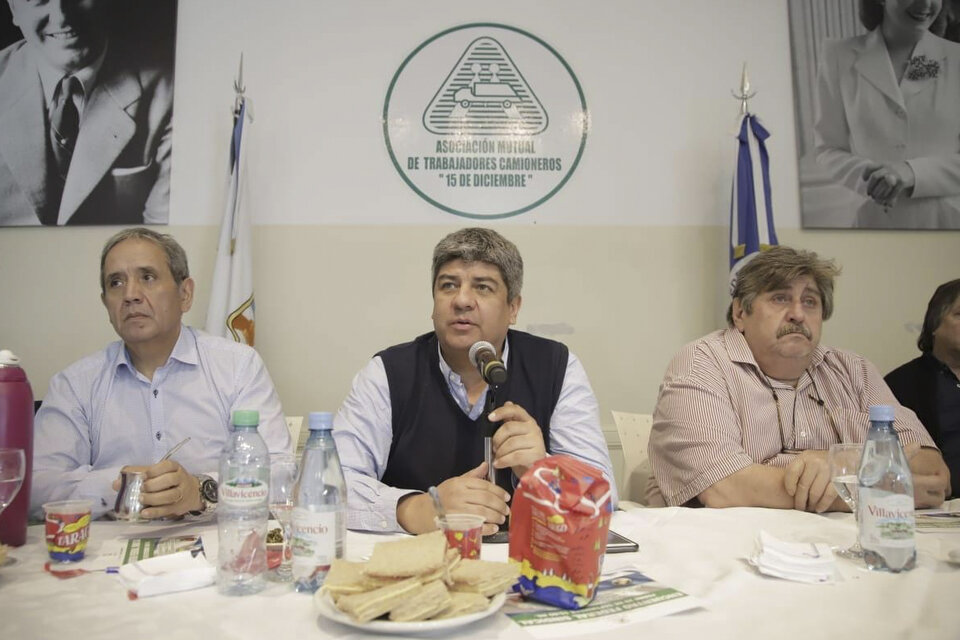 Sergio Palazzo, Pablo Moyano y Ricardo Pignanelli durante la conferencia de prensa del Frente Sindical (Fuente: Noticias Argentinas)