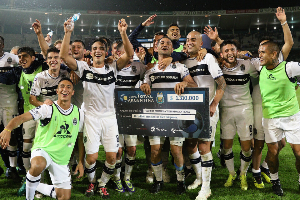 Tras eliminar a Boca, todo Gimnasia festeja su avance en la Copa Argentina.
