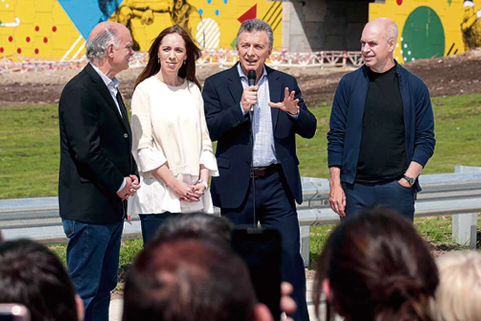 Macri, Vidal y Rodríguez Larreta, durante la inauguración del Puente Olímpico Ribera Sur. (Fuente: NA)