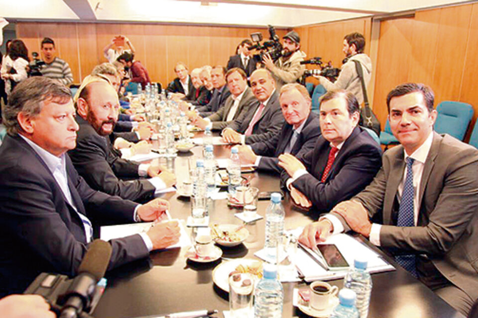 Los gobernadores del peronismo se reunieron el miércoles en el CFI antes de ir a la Casa Rosada.