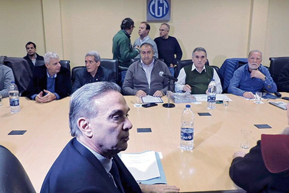 La CGT participa del armado político con dirigentes del peronismo.