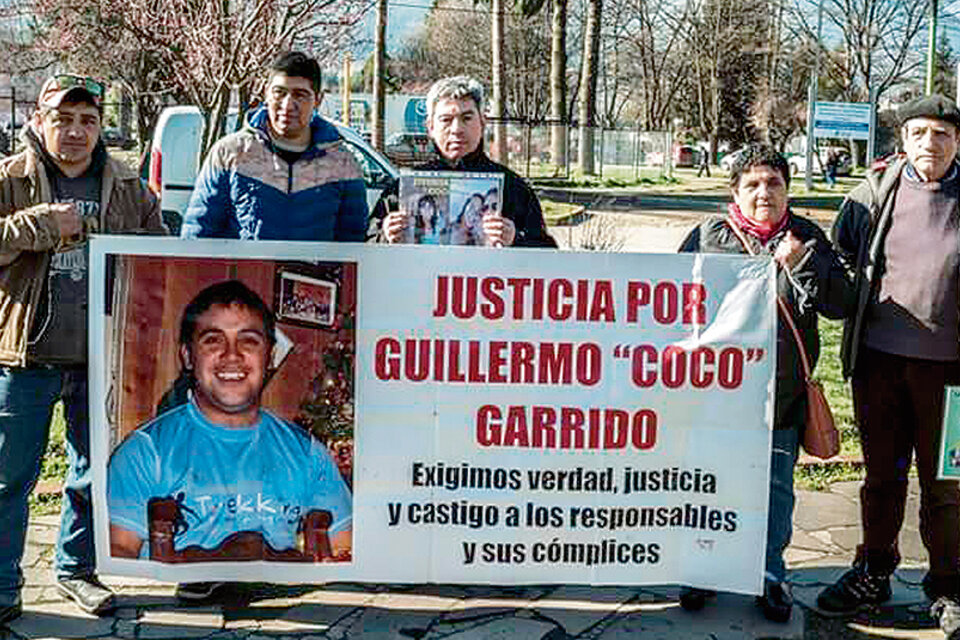 Los familiares del Coco Garrido reclaman justicia por el crimen policial.