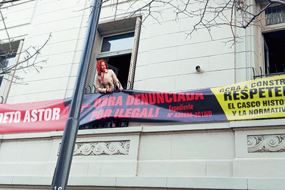 Los amparistas de Casco Histórico Protege colgaron un cartel anunciando la buena noticia en el barrio.