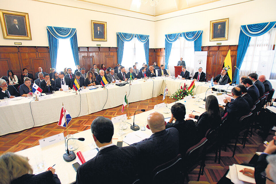 Trece países de América latina se reúnen entre ayer y hoy en Quito.