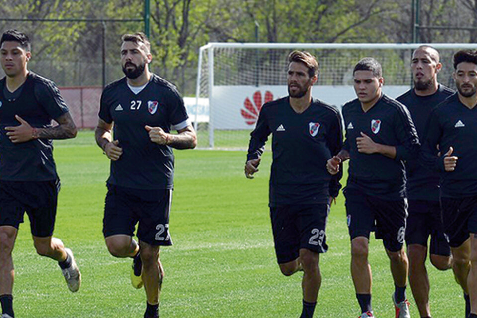 El plantel de River trabajó en el predio de Ezeiza pensando en Lanús e Independiente.