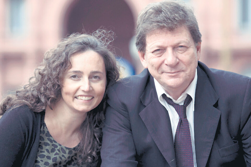 Fedra García y Núñez, responsables de la obra que se estrenó en el Centro Cultural de la Cooperación.