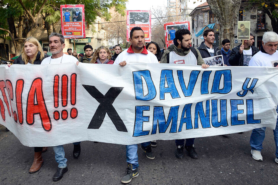 Una marcha por justicia para David Campos y Emanuel Medina, ejecutados el año pasado por la policía. (Fuente: Andres Macera)