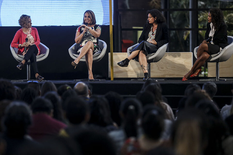 Jineth Bedoya, María Elena Salinas, Natalia Viana y Mabel Lara, imperdible panel de periodistas mujeres. (Fuente: Cortesía Joaquín Sarmiento)