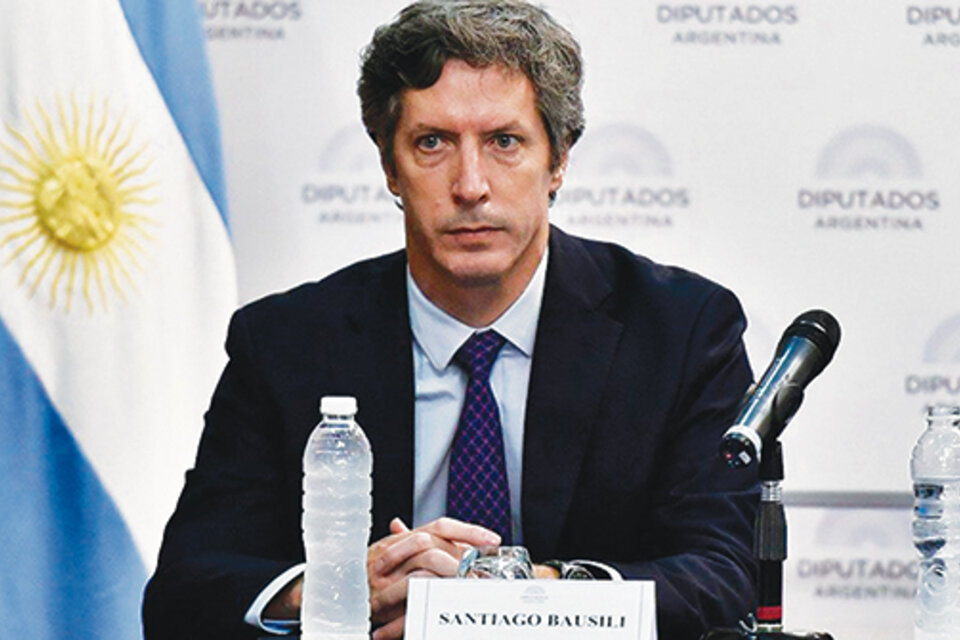 El secretario de Finanzas, Santiago Bausili, buscó gambetear los reclamos opositores durante su exposición en la Comisión de Presupuesto.