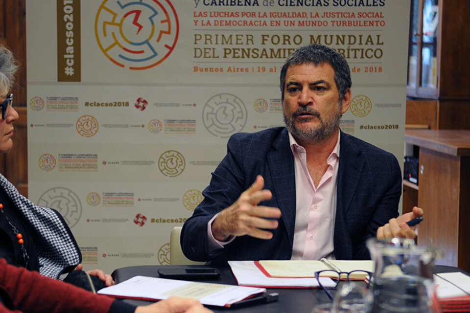 El secretario ejecutivo de Clacso, Pablo Gentili, fue el encargado de lanzar el encuentro. (Fuente: Guadalupe Lombardo)