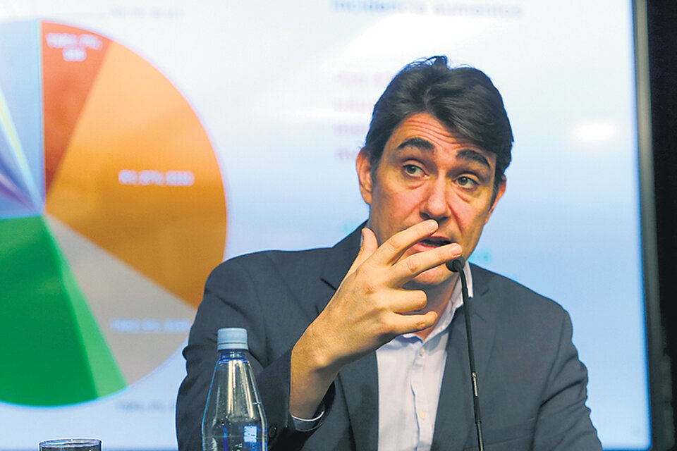 Iguacel combinó el tarifazo con el recorte de beneficios destinados a atenuar las subas en los segmentos pobres.