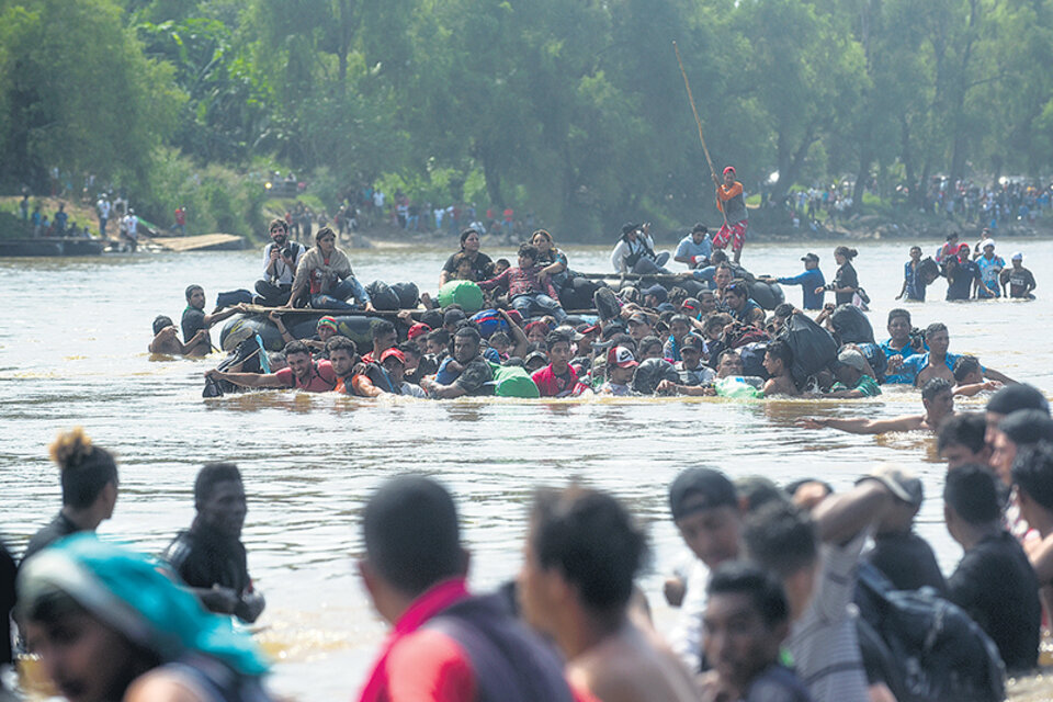 Enfrentando peligros, los migrantes partieron de Honduras, atravesaron Guatemala y entraron a México. (Fuente: AFP)