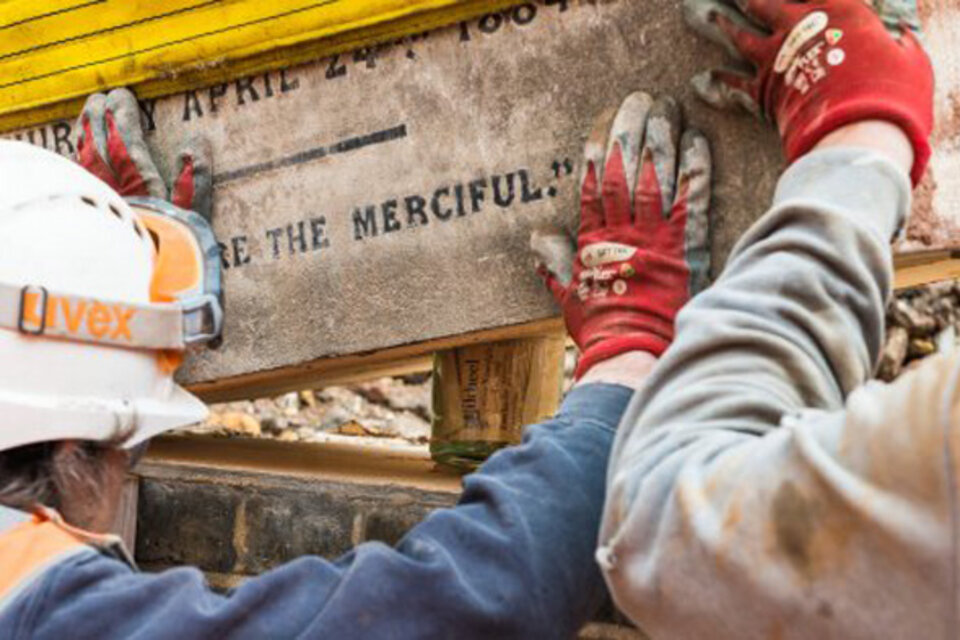 La excavación en St. James Park abracan un cementerio con miles de restos. (Fuente: Twitter)