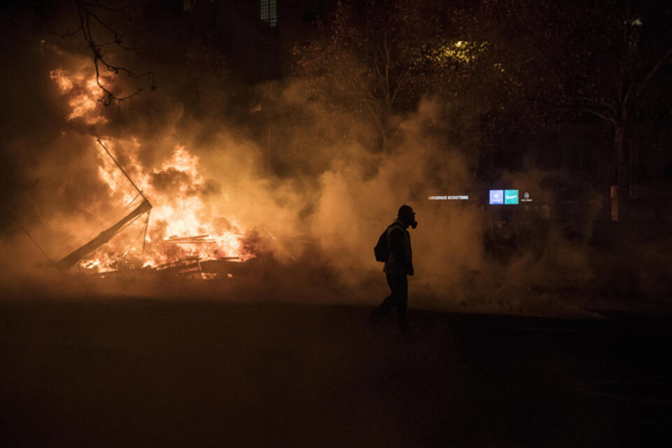 Un momento de los incidentes del sábado pasado en París. (Fuente: EFE)
