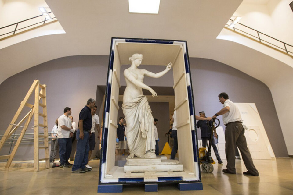 La estatua, recién llegada al Bellas Artes. (Fuente: Facebook Museo Nacional de Bellas Artes)