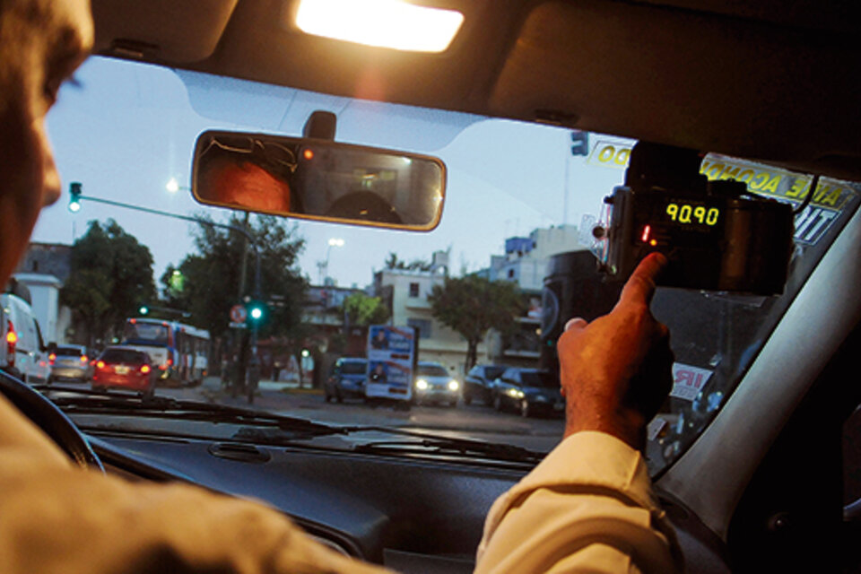 Las entidades de propietarios de taxis reclamaron el aumento por el alza en los costos para circular. (Fuente: Guadalupe Lombardo)