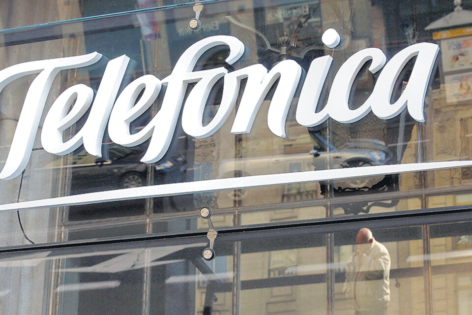 Mientras impugna judicialmente, Telefónica lanzó su servicio de televisión paga para competir con Cablevisión.