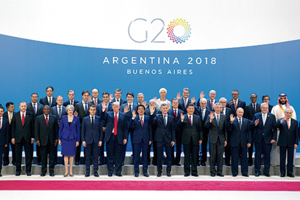 La tradicional foto de “familia” de los máximos mandatarios de los países miembro e invitados del G-20 y titulares de organizaciones multilaterales.