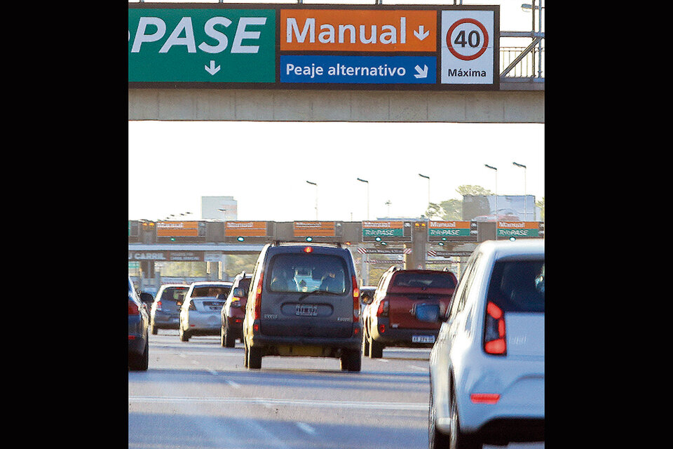 En las autopistas el peaje pasará a 85 pesos en horario de alta congestión.