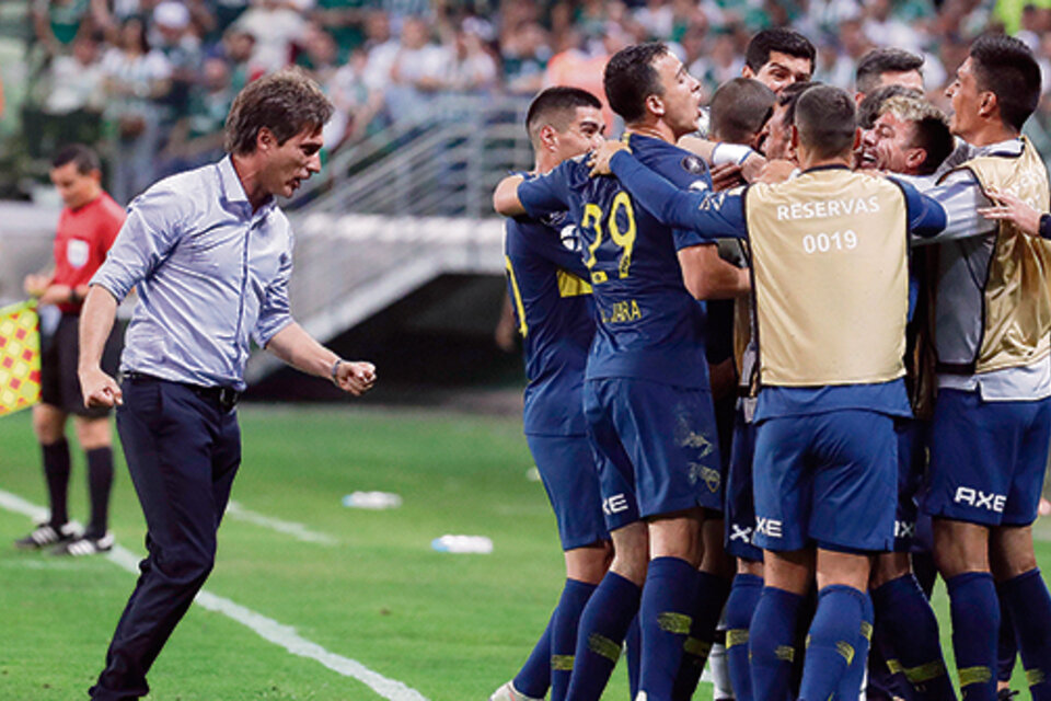 Los jugadores de Boca festejan el empate y pasaje a la final de la Copa Libertadores.