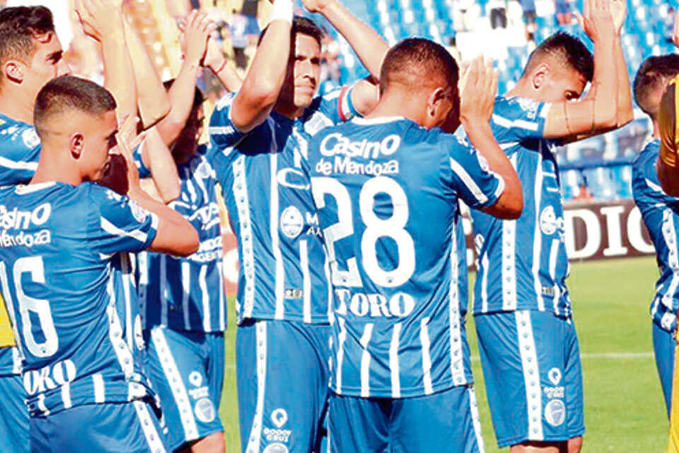 Godoy Cruz festeja el triunfo. (Fuente: Prensa Godoy Cruz)