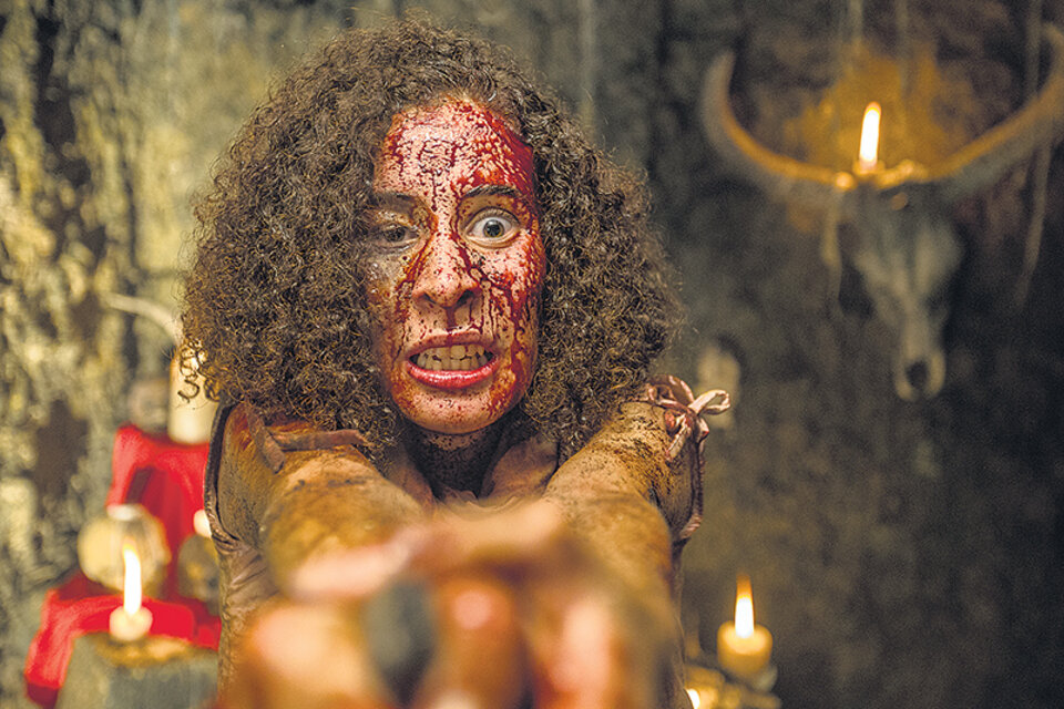 El brasileño Rodrigo Aragão, realizador clásico del género de terror, trae su film A mata negra.