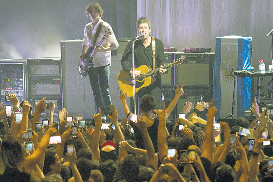 Noel Gallagher, devenido en cantautor full time, se transformó en un titán de la resistencia.