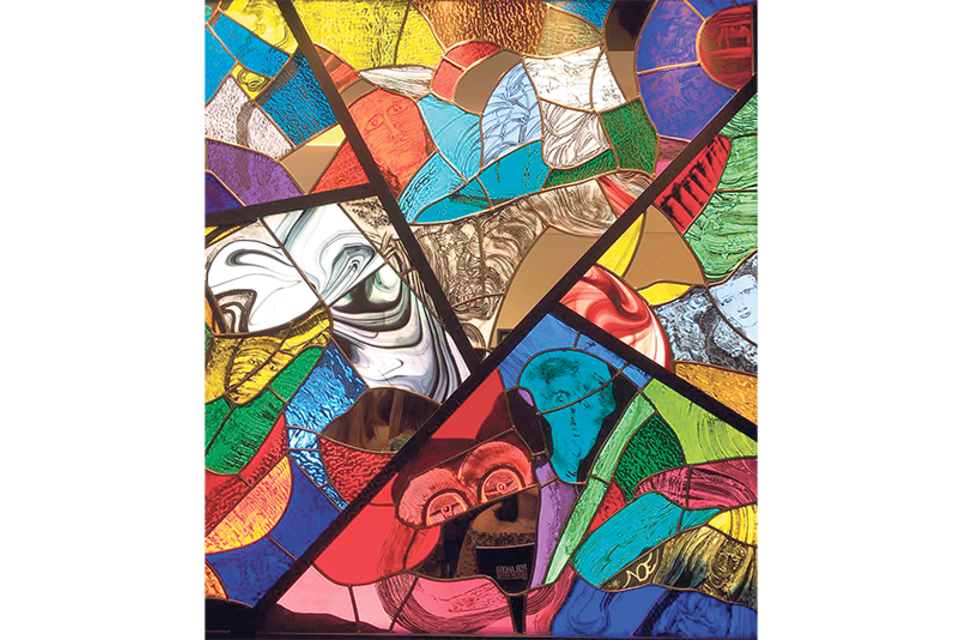 Detalle del vitral de Yuyo Noé. Abajo: una de sus pinturas.