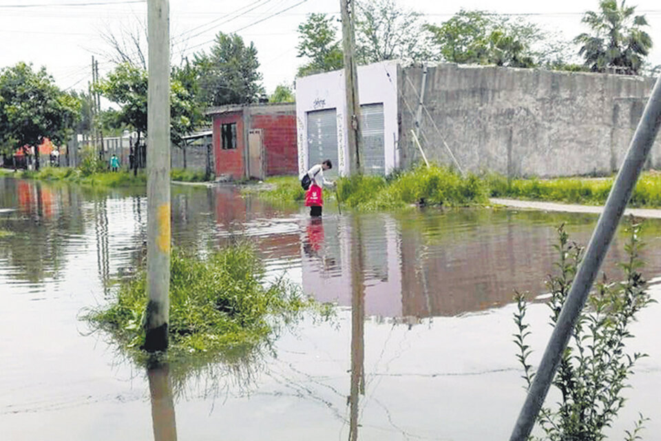 El conurbano sur muestra los efectos de la inundación, después de las intensas precipitaciones.
