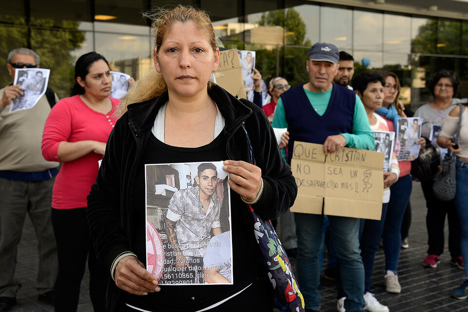 Los familiares de Cristina Enrique ya hicieron varias marchas pidiendo la aparición del joven. (Fuente: Andres Macera)