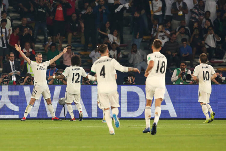 Bale celebra uno de sus goles en la noche de Abu Dhabi. (Fuente: EFE)