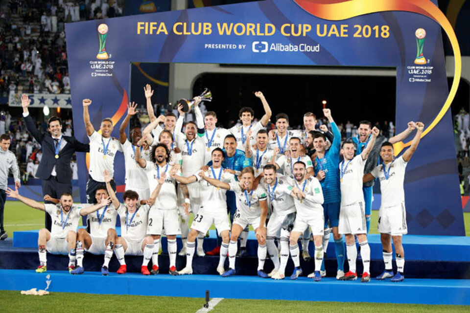 Los jugadores del Madrid celebran el cuarto título en el Mundial de Clubes. (Fuente: EFE)