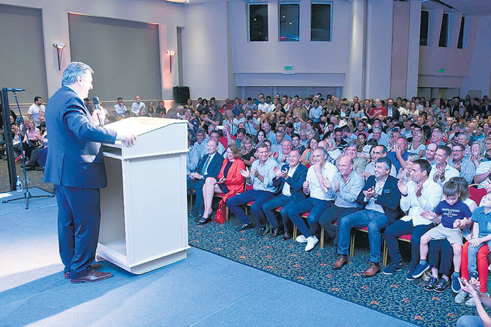 El jefe del bloque de diputados, Mario Negri, lanzó ayer su precandidatura a gobernador de Córdoba.