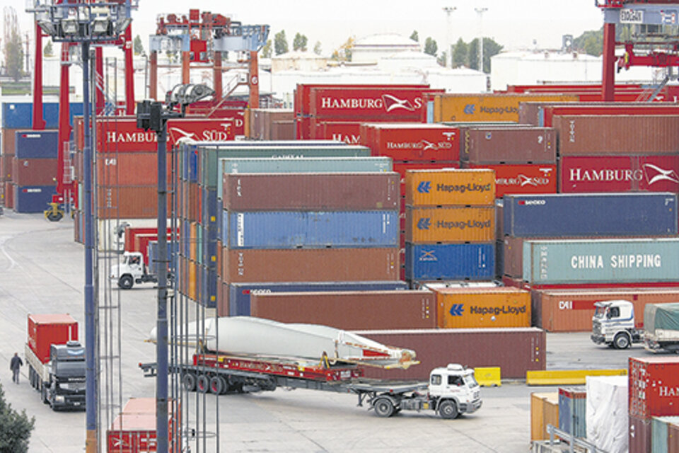 En noviembre, la importación de bienes de capital medida en unidades se desplomó 40,5 por ciento. (Fuente: Joaquín Salguero)
