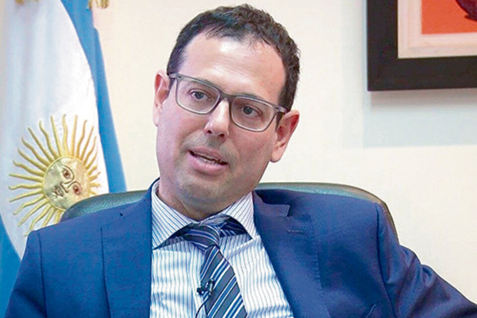 El fiscal Gabriel Pérez Barberá fue removido por el procurador interino Eduardo Casal.