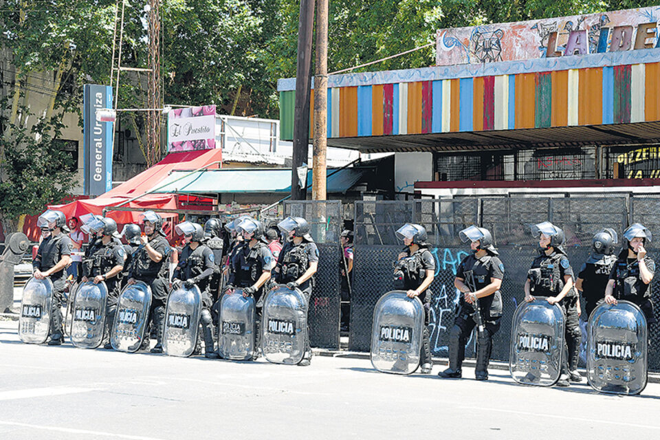 La Policía de la Ciudad intervino después de que los federales desalojaron.