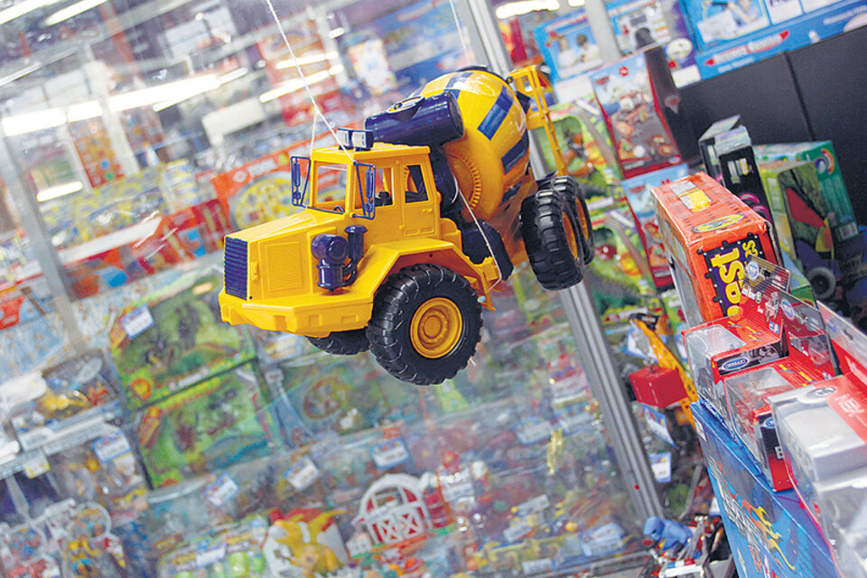 Las fábricas de juguetes abren dos o tres días a la semana para reducir costos fijos. (Fuente: Leandro Teysseire)