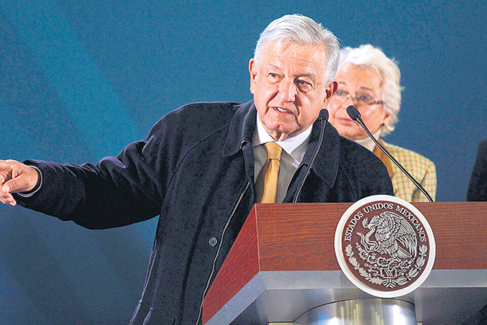 López Obrador explicó que el plan sobre Pemex es “estratégico, necesario y urgente”. (Fuente: EFE)