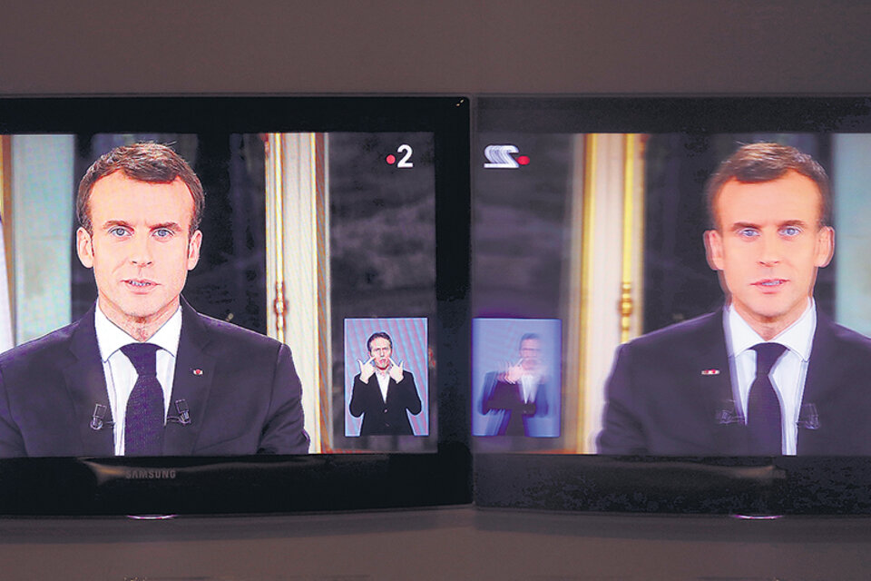 Macron asumió ante las cámaras que existe en Francia “un estado de urgencia económica y social”.